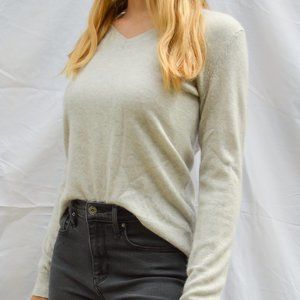 LORD & TAYLOR 100% CASHMERE SWEATER SIZE MEDIUM